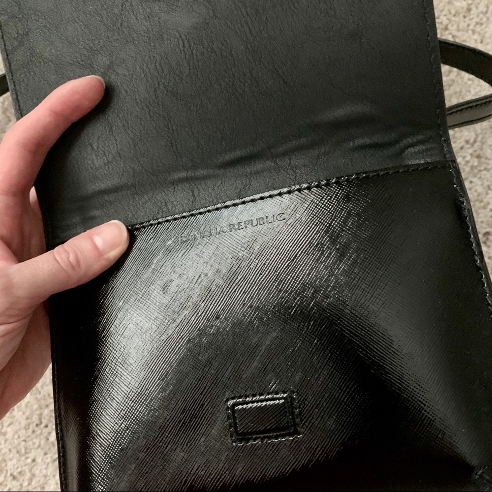 Banana Republic Black Scallop Edge Small Crossbody - Picture 5 of 5